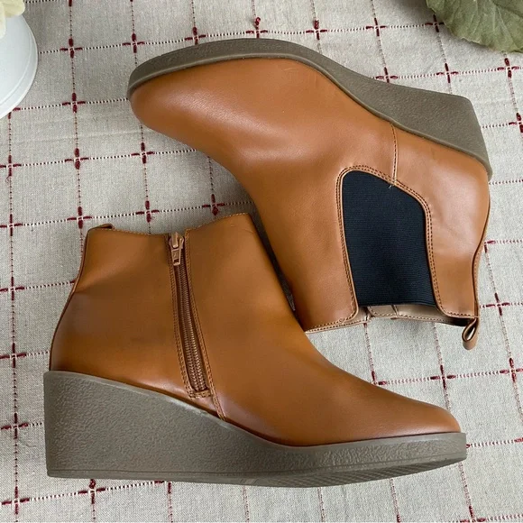 Aerosoles “Brandi” Wedge Bootie Sz 7.5 Brown Faux Leather Ankle Boots Comfy Boot - Picture 6 of 8